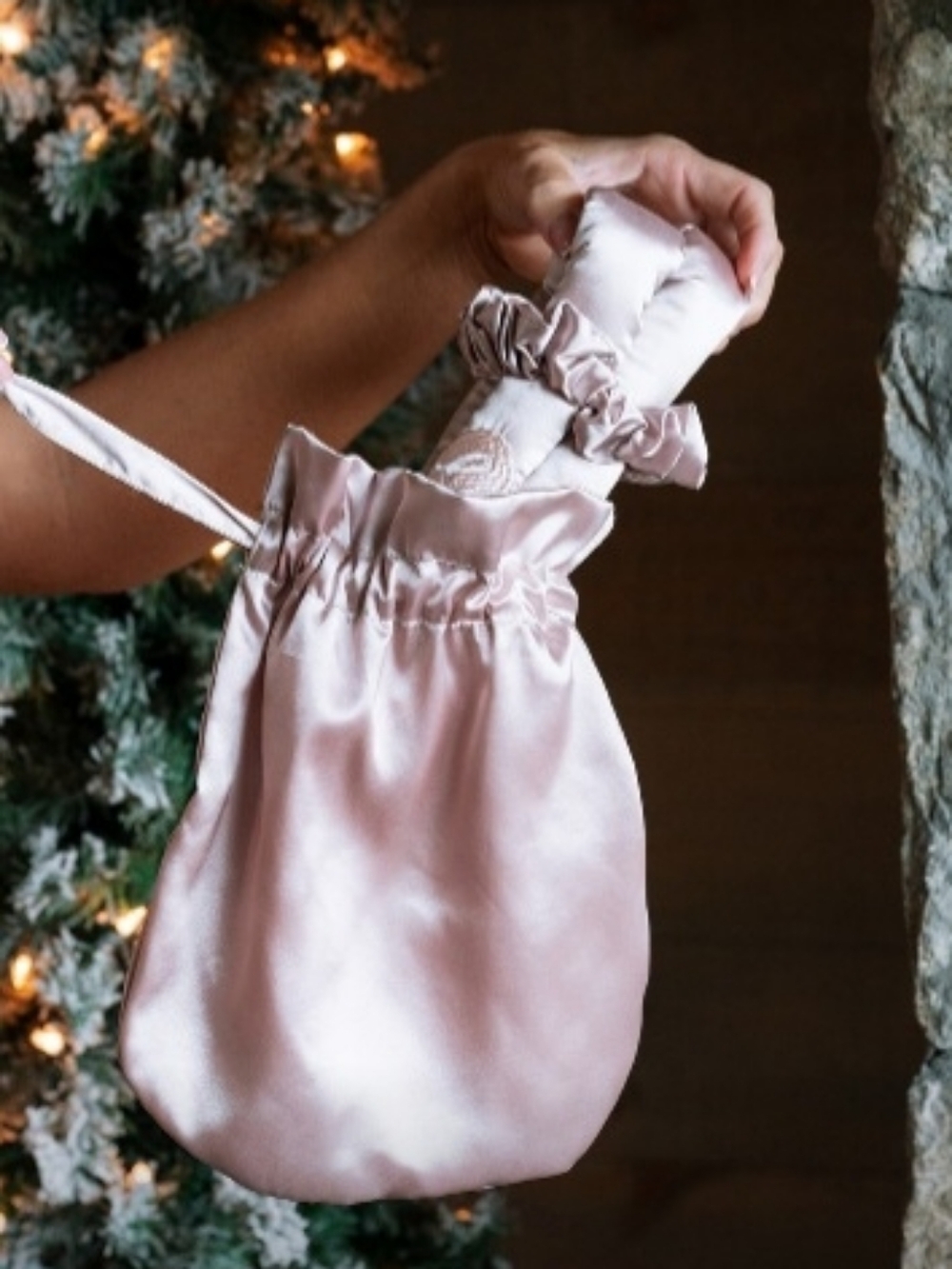 Effortless Beauty Silk Bonnet And Heatless Curler Pouch Set In Champagne Color